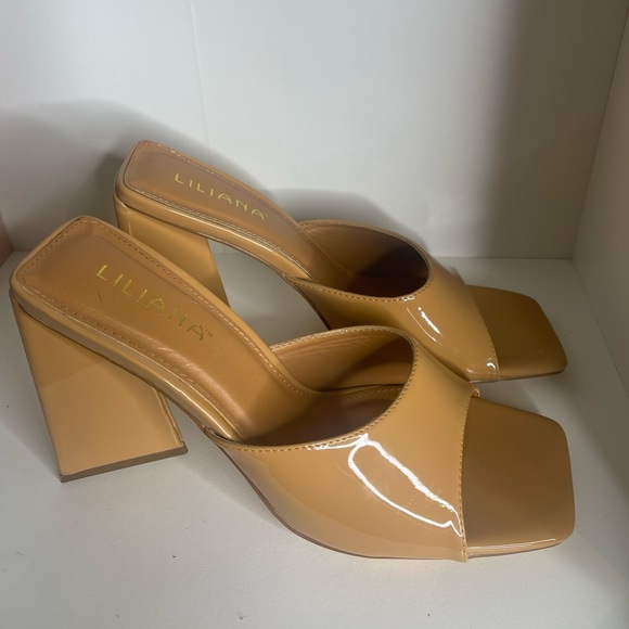 Triangle Heels - Picture 3 of 4